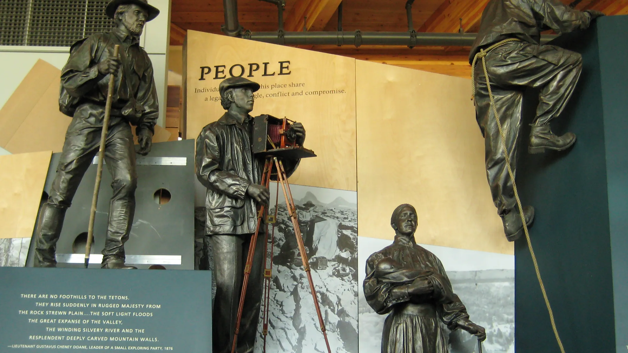 Statues of travelers at the Abraham Lincoln Presidential Library and Museum